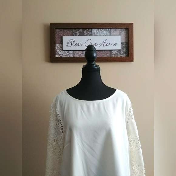 Banana Republic Elegant Cream Lace Long Sleeve Blouse. Size XL - Picture 3 of 10
